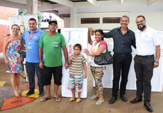 Governo de Andradina participa da entrega de refrigeradores do Programa Energia Comunitária da Elektro