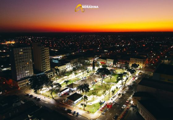 Tecnologia LED Iluminando a Praça Central de Andradina