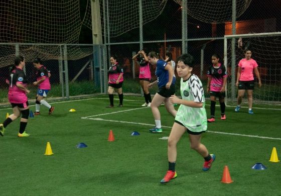 Projeto oferece futebol feminino gratuito em Andradina 