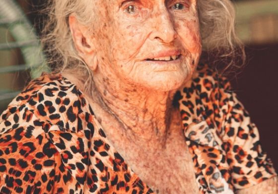 Espanhola de 102 anos na ativa no campo em Andradina