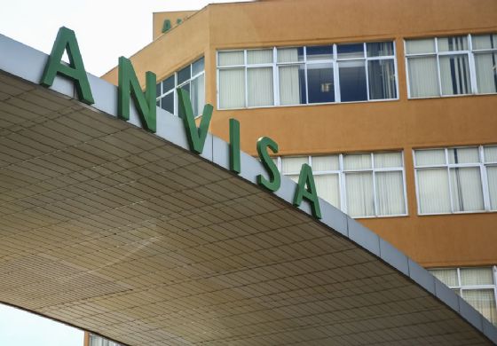 Anvisa anuncia novas restrições de produtos para cabelo