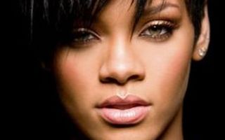 Suposto fã ameaça depilar e matar Rihanna durante passagem pelo Rio de Janeiro