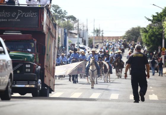 Sucesso na 11ª Cavalgada de Murutinga do Sul atrai centenas de pessoas à Praça Central