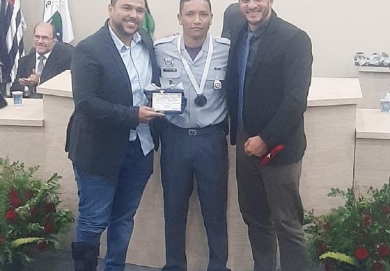 Vereadores homenageiam policiais militares em Andradina