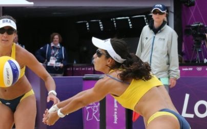 Maria Elisa e Talita vencem jogo com 11 match points