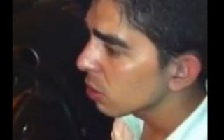 Jovem reclama: ninguém me cutuca no Facebook