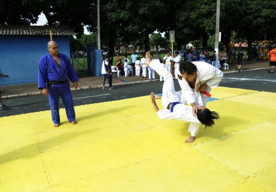 Natal Esportivo no Bairro atrai grande público e movimenta crianças e adultos