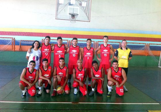 Basquete do projeto Nasce do Governo de Andradina participa de campeonato 