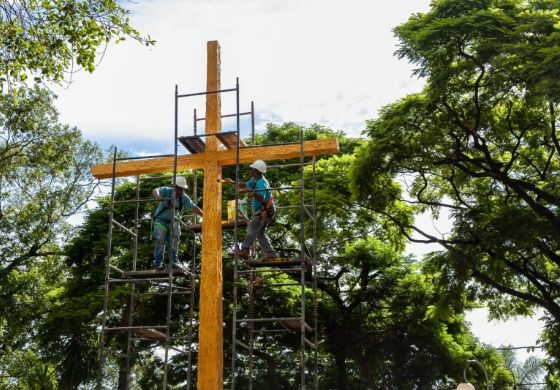 Celebração marca entrega da revitalização de cruz de Fundação de Andradina