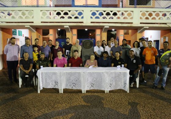 Tamiko assina contrato para reforma no Estádio Municipal