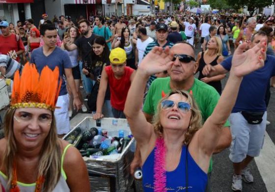 Número de turistas triplica no carnaval de rua este ano em São Paulo