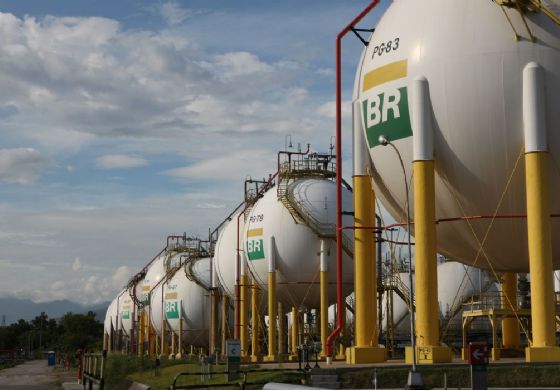 Petrobras aumenta 39% no gás natural para distribuidoras