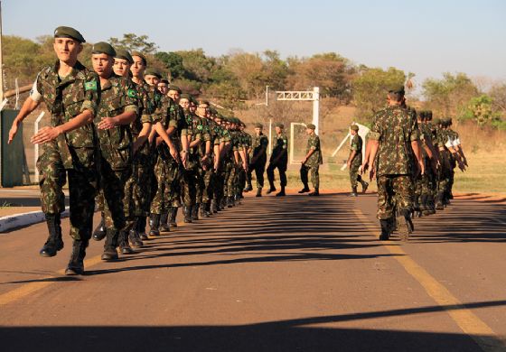 Tamiko participa de cerimônia alusiva ao Dia do Soldado