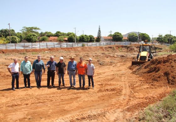 Governo de Andradina retoma obras da Piscina Olímpica