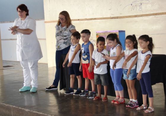 Crianças aprendem alimentação saudável de forma lúdica em Andradina