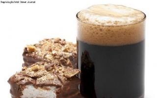 Fabricantes querem que homens desejem o chocolate tanto quanto uma cerveja geladíssima. Será?