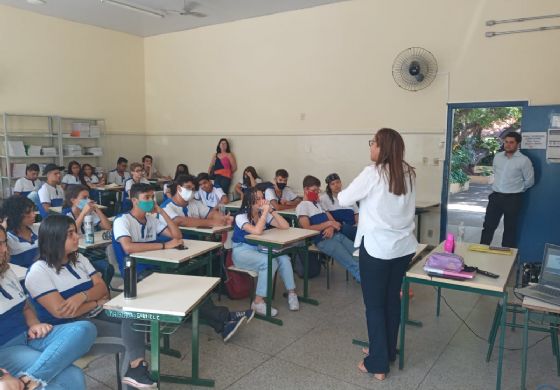 Etec recebe o projeto OAB vai à Escola  em Andradina