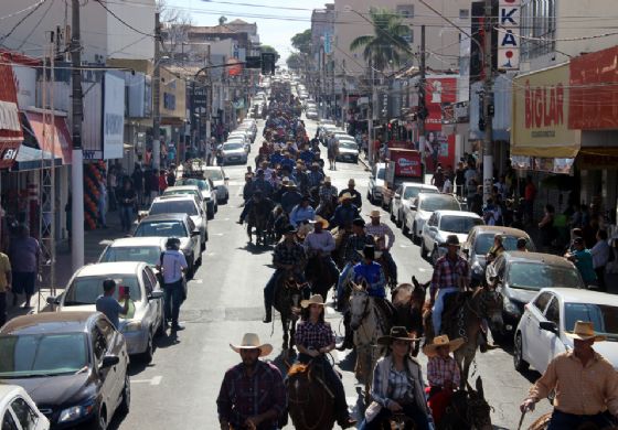 Tradicional cavalgada Bom Jesus da Lapa reúne comitivas no calendário de festejos 