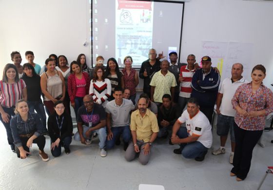 Nova turma do “Frente de Trabalho” inicia curso de garçom