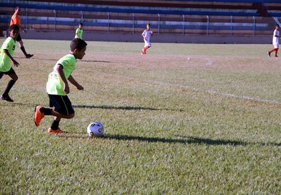 Governo de Andradina realiza semifinais do sub-11 e sub-13  neste sábado no estádio municipal