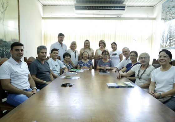 Tamiko assina convênios destinando mais de R$ 2 milhões para Apae, creches e entidades