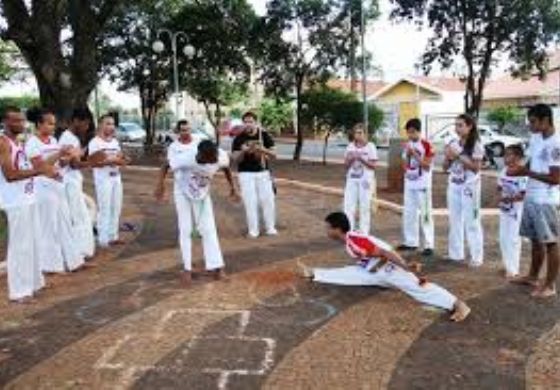 Projeto Nasce do Governo de Andradina faz apresentações em comemoração ao Dia Mundial da Capoeira