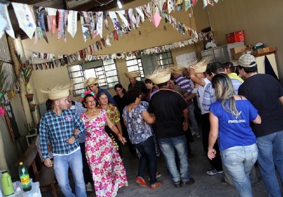 Festa junina do CAPS AD teve comidas típicas e dança