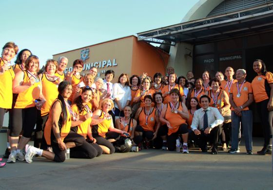 Prefeito Jamil e equipe de governo recepcionam delegação vitoriosa do JORI 2015