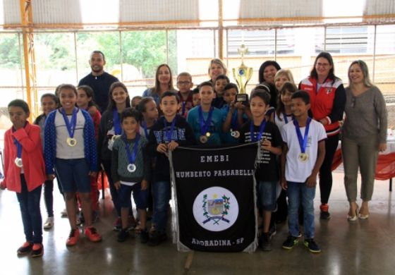 Competição de atletismo entre escolas é encerrado com premiação em Andradina