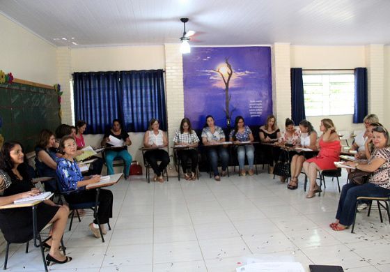 Governo de Andradina sedia encontro regional de dirigentes da Educação