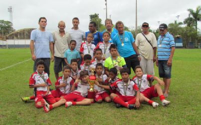 Time do CSU/ATC vence o campeonato municipal de futebol infantil