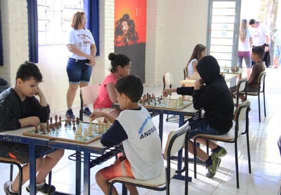 Torneio de Xadrez coloca em prática habilidades de crianças em Andradina