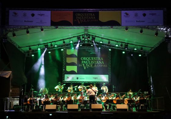 Orquestra Paulistana de Viola Caipira emociona público em Andradina