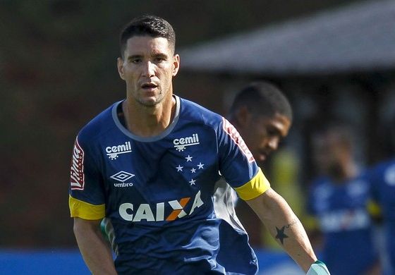 Após derrota, situação do Cruzeiro complica em Z4 e pressão aumenta para o novo técnico Abel Braga 