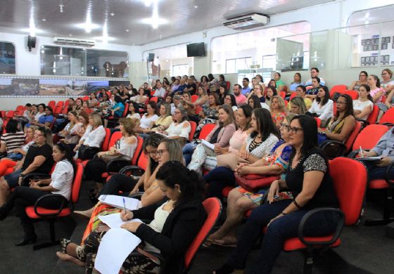 Governo de Andradina é sede de discussões sobre a Base Nacional Comum Curricular