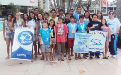 Natação andradinense conquista 30 medalhas em seletiva em Rio Preto