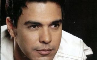 Zezé Di Camargo desmente rumores de separação da mulher