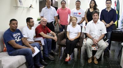 Tamiko faz reunião para debater o desenvolvimento agrário