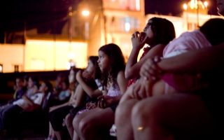 Projeto leva filmes Rio e Pelé Eterno para praça na Vila Mineira em Andradina 