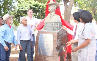 Orensy Rodrigues tem busto na praça central 