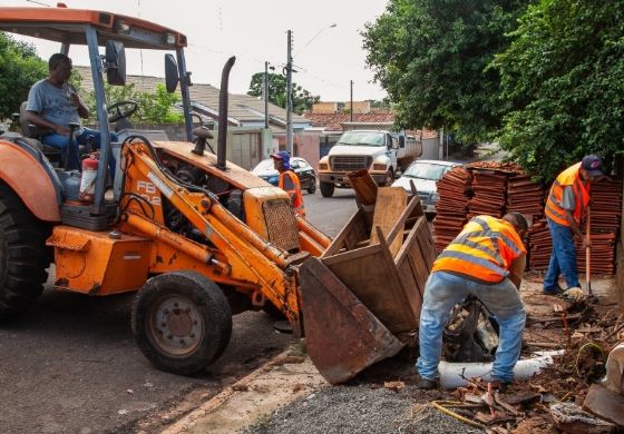 Novos bairros recebem Andradina limpa nesta segunda