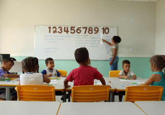 Ampliação temporária da vacinação contra meningite meningocócica C em Araçatuba para professores e adolescentes