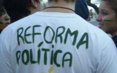 Reforma política se arrasta há mais de 15 anos no Congresso