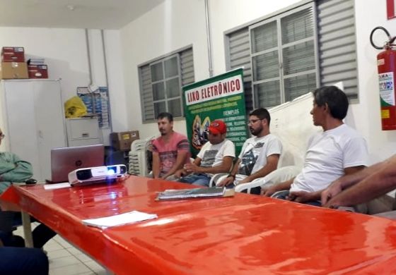 Meio ambiente leva informação a empresários sobre destinação correta de resíduos