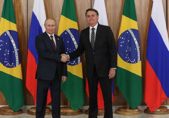 Bolsonaro e Putin conversam sobre cooperação entre Brasil e Rússia