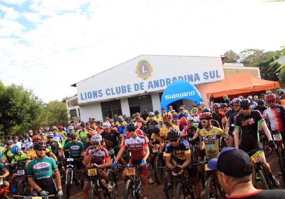 Copa de ciclismo e aeromodelismo marcam o calendário de festejos