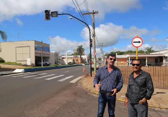 Novos semáforos na Avenida Guanabara e Paes Leme já estão em funcionamento