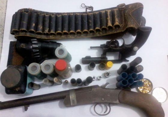Polícia prende homens com arma e munição escondidas em Mirandópolis