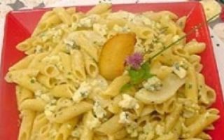 Penne Com Molho de Pêra e Gorgonzola