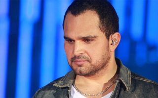  Cantor Luciano é hospitalizado no Paraná por causa de diarréia
